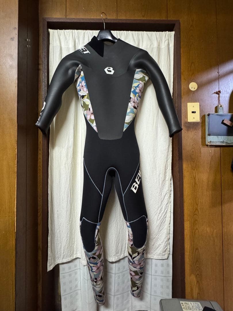 「超美品」BEWET セミドライ 5/3mmウェットスーツ SURFBOARD BANK限定 BEWET ビーウェット LCZ 5/3MM 22-23モデル メンズ